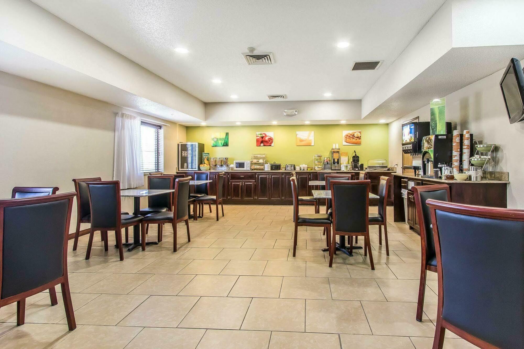 Quality Inn & Suites La Vergne Exterior photo